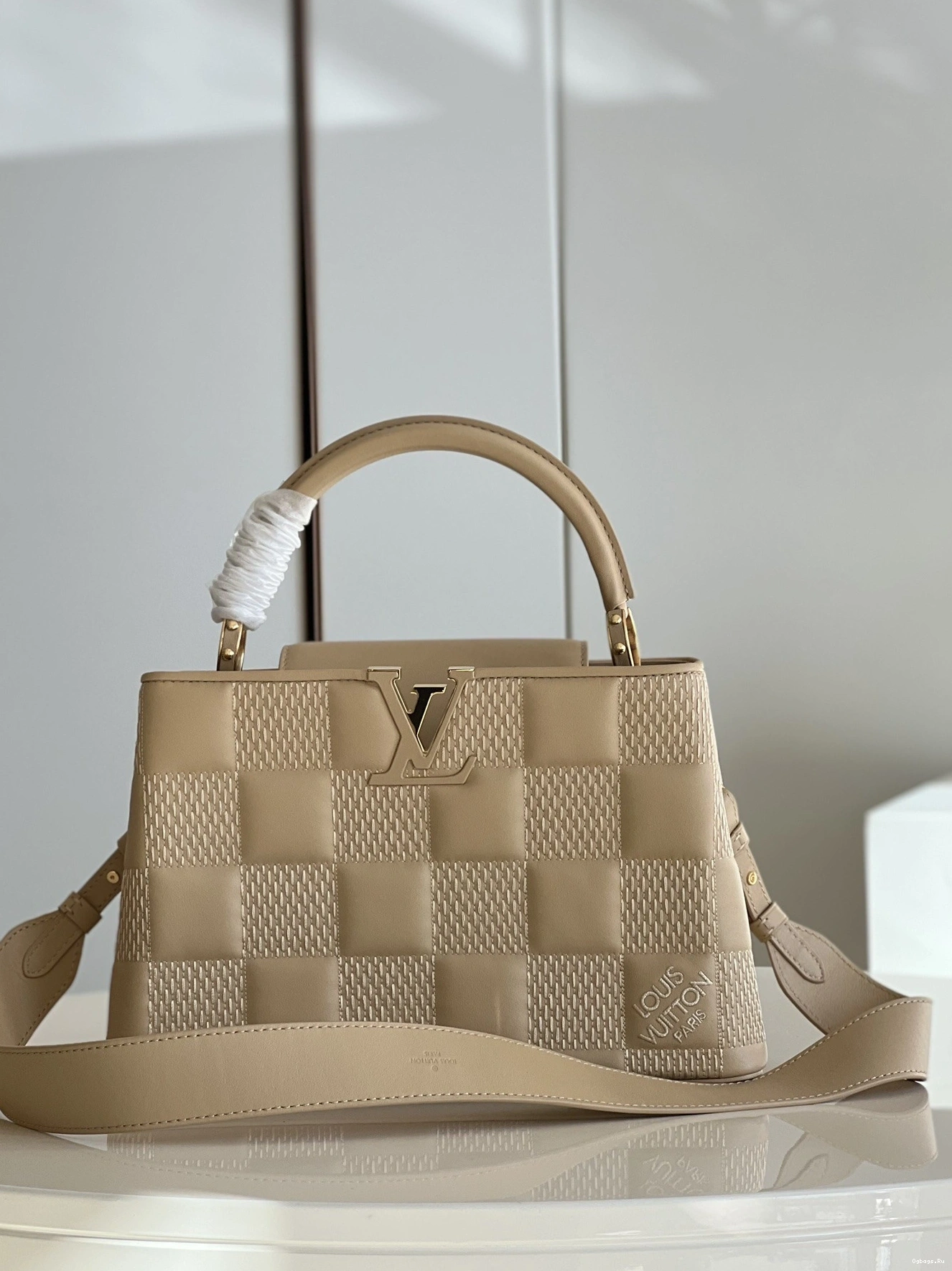 VUITTON MM CAPUCINES LOUIS 0901